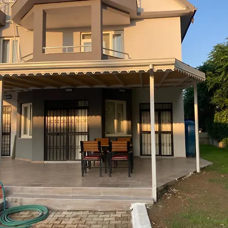 Triplex With Pool Patera *