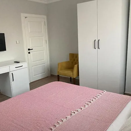 Triplex With Pool Patera