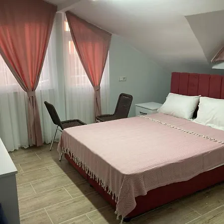 Triplex With Pool Patera Villa *