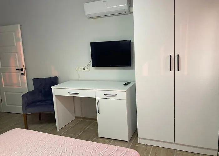 Triplex With Pool Patera Villa *