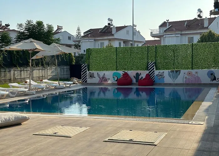 Villa Triplex With Pool Patera Serik