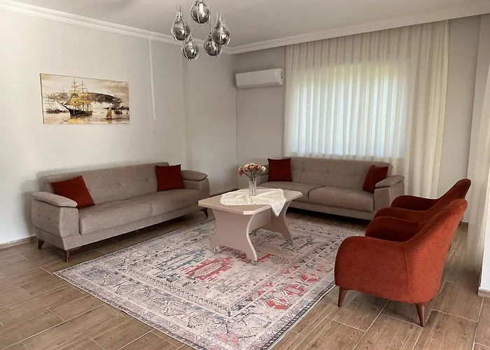 Triplex With Pool Patera