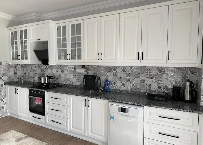 Triplex With Pool Patera