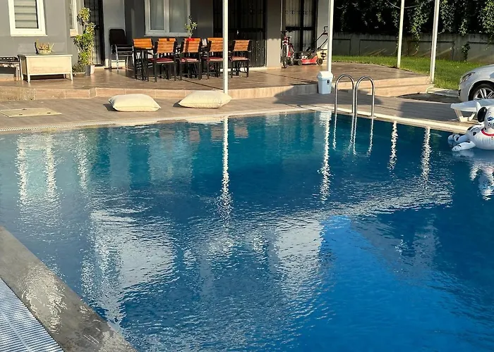 Triplex With Pool Patera Villa *