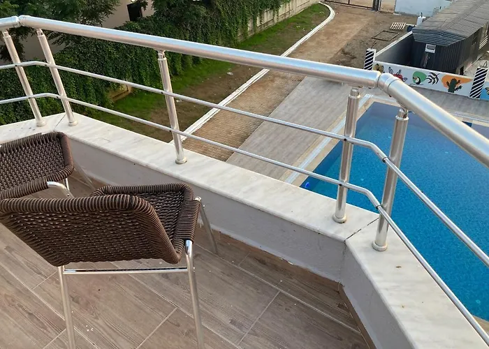 Triplex With Pool Patera *