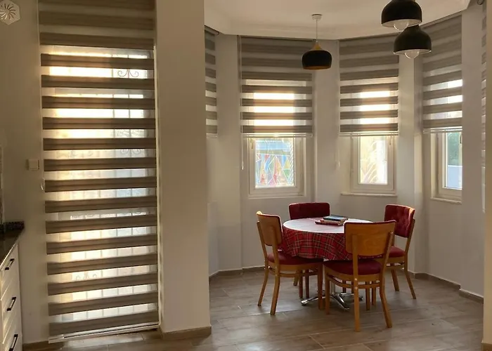 Triplex With Pool Patera