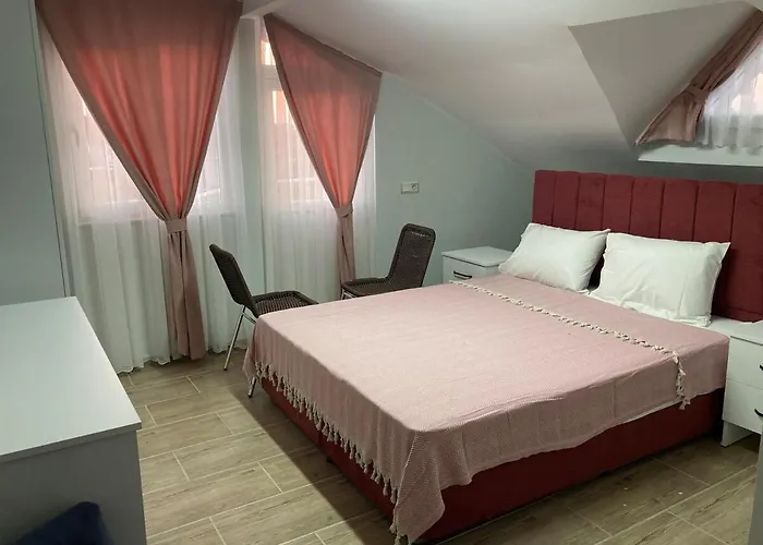 Triplex With Pool Patera Villa *