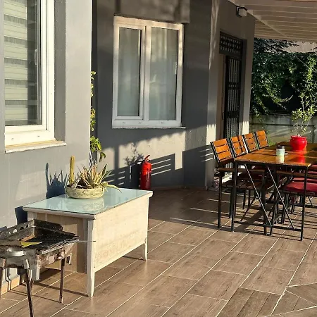 ヴィラ Triplex With Pool Patera *