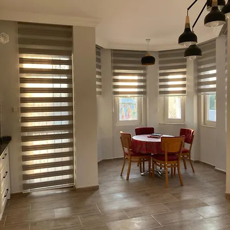 Triplex With Pool Patera